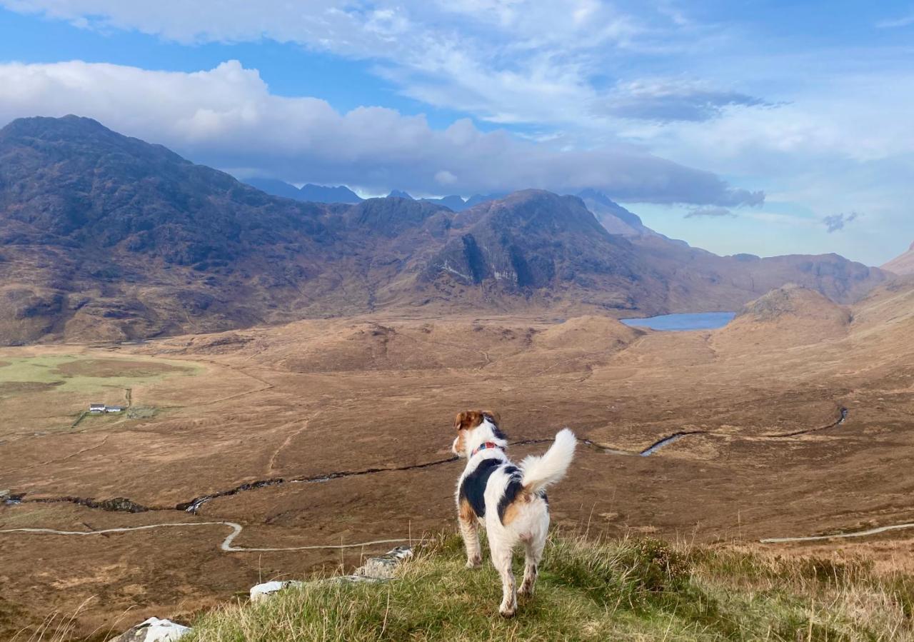 Tigh Mairi At Mary'S Thatched Cottages Elgol Екстериор снимка